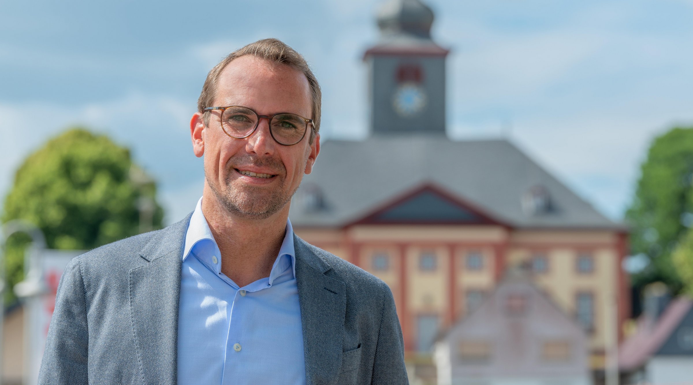 Bürgermeister Tobias Stahl von der Grävenwiesbacher Kirche